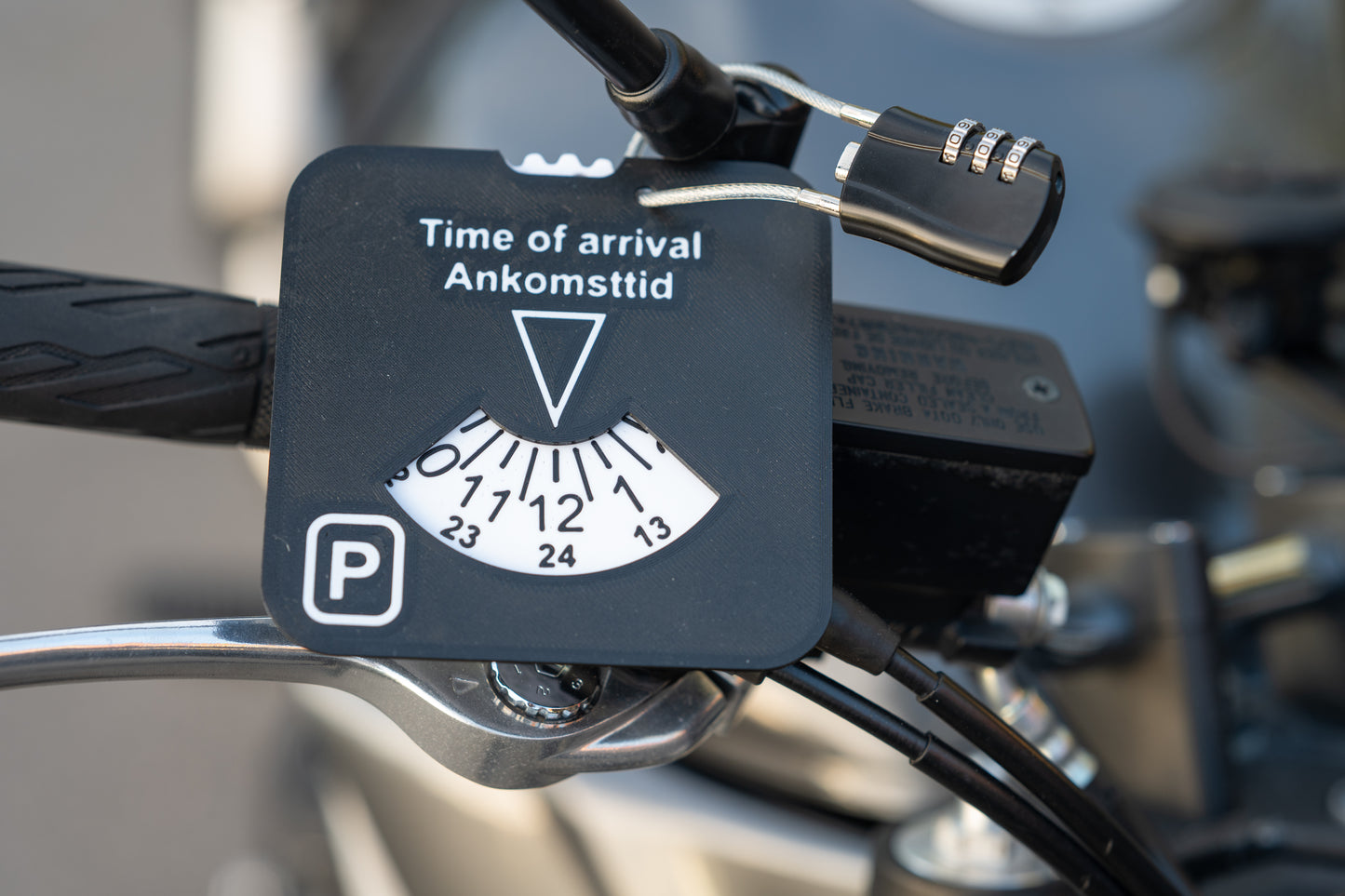 Låsbar P-skiva för motorcykel och moped