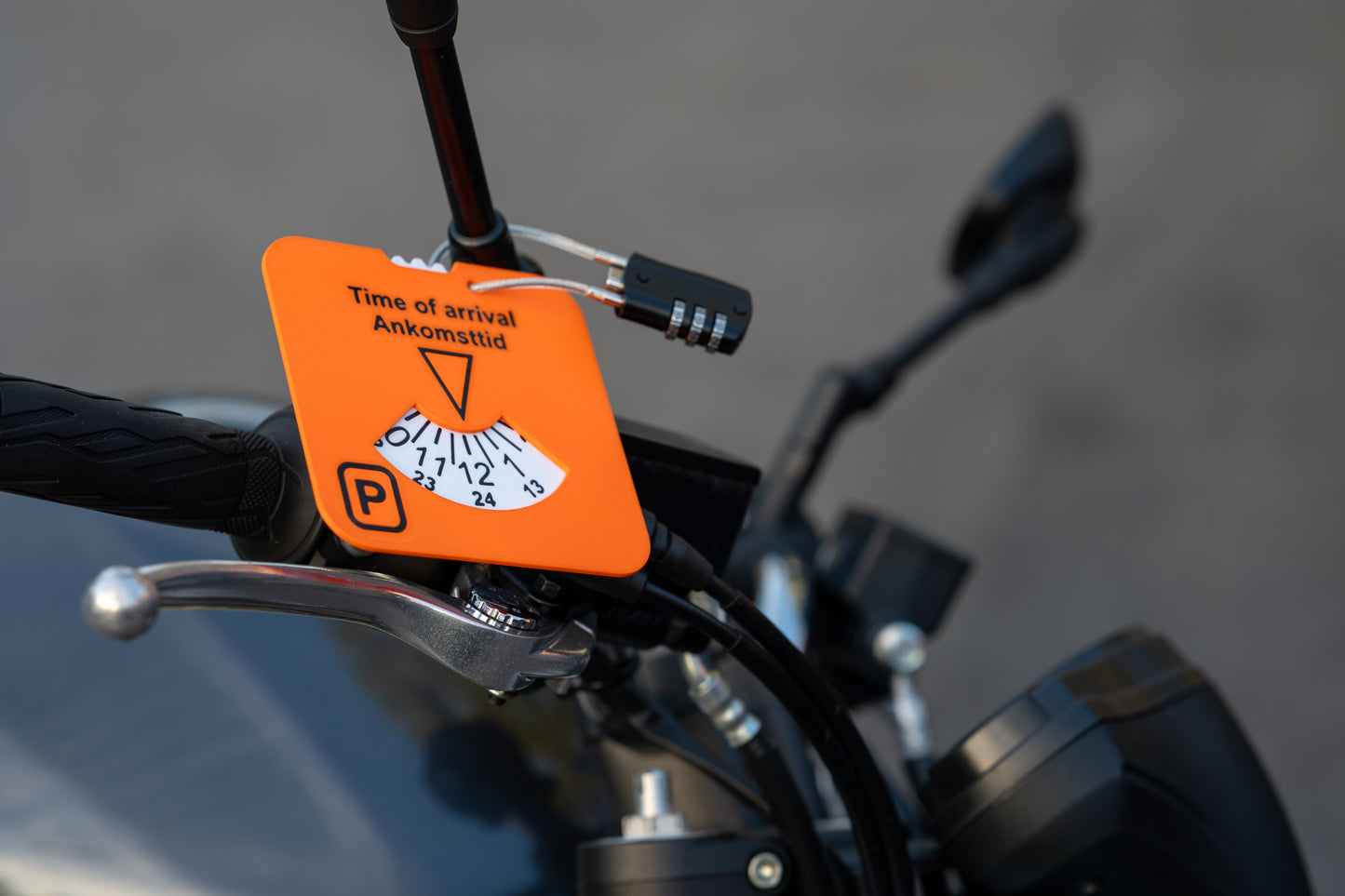 Låsbar P-skiva för motorcykel och moped