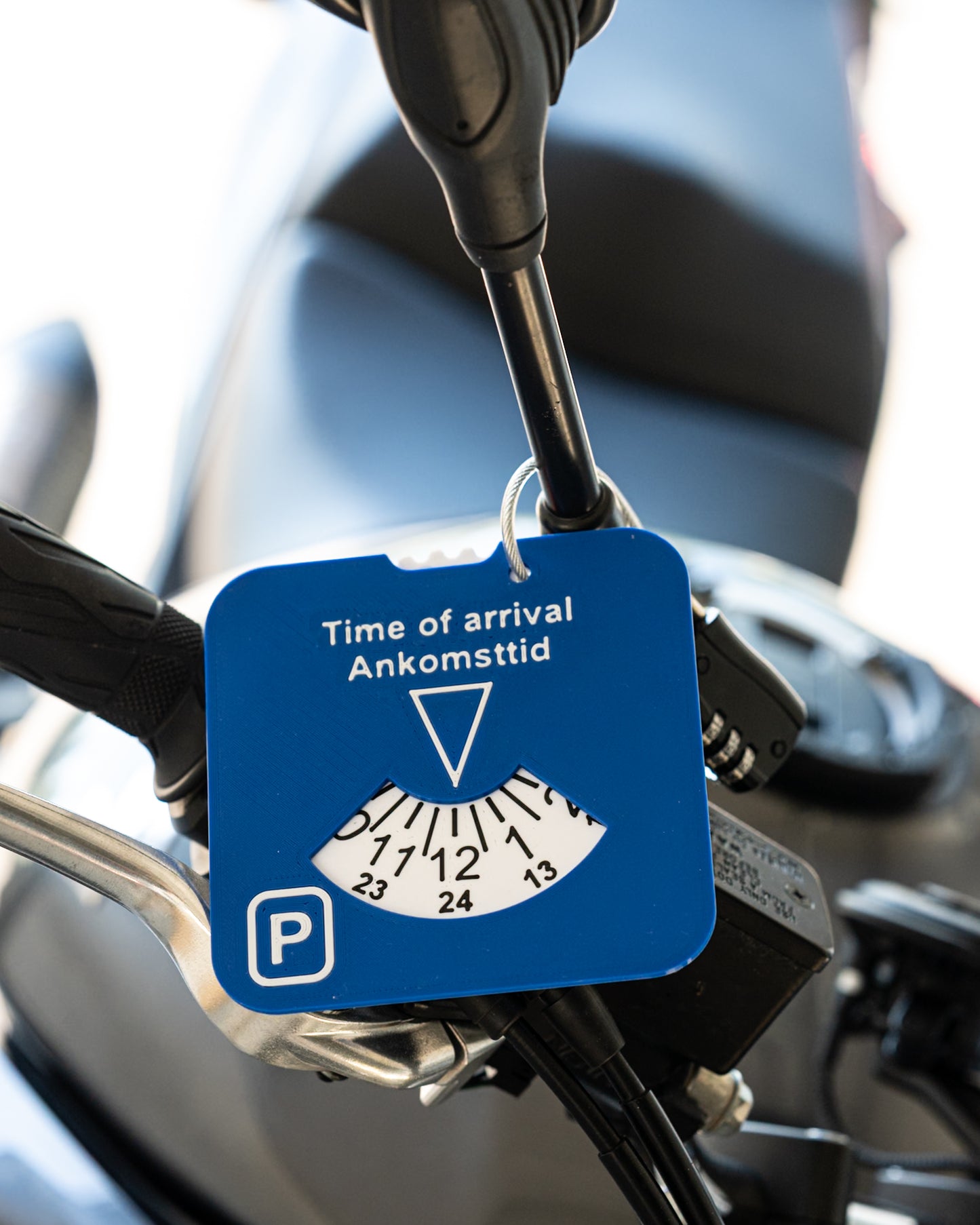 Låsbar P-skiva för motorcykel och moped