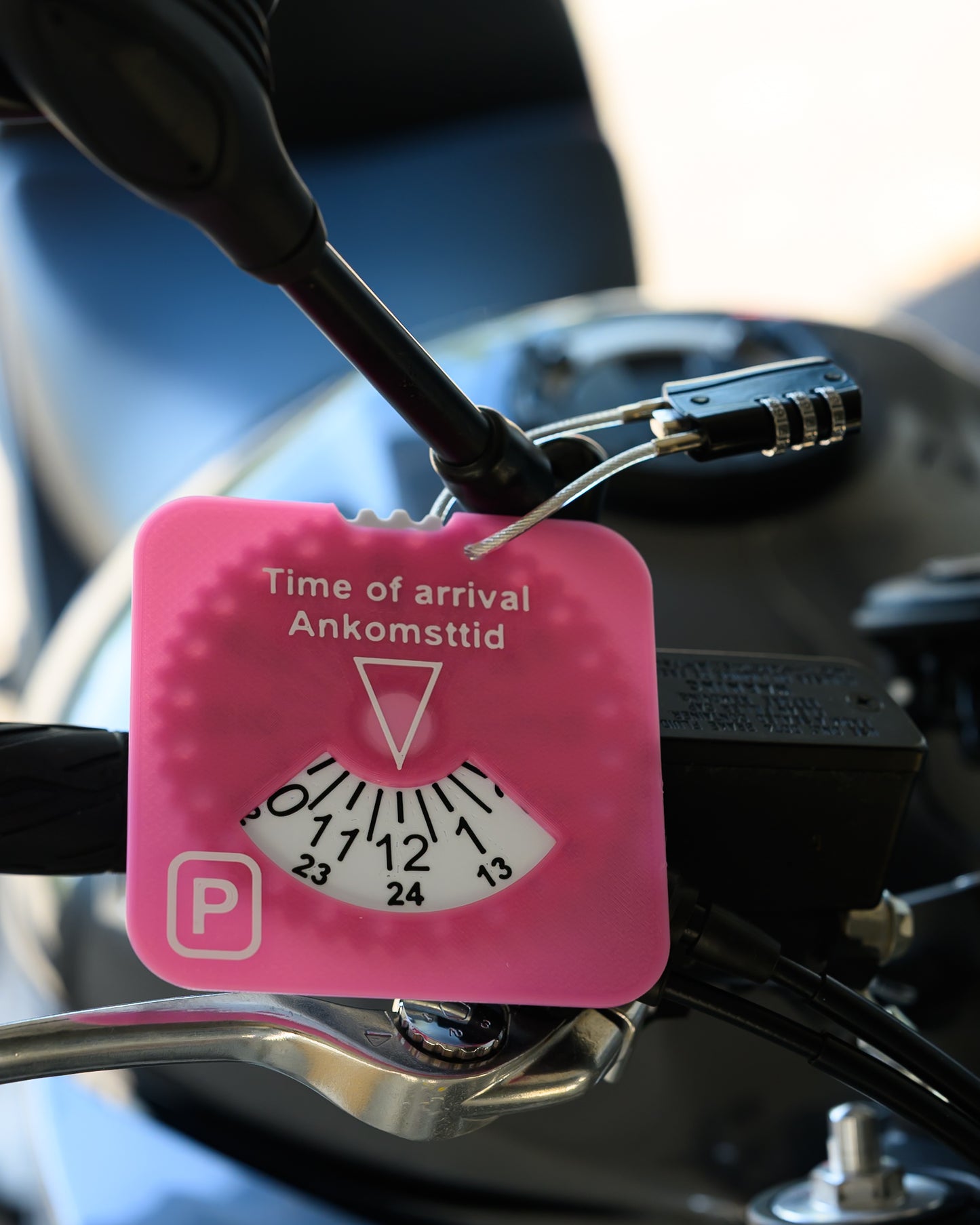 Låsbar P-skiva för motorcykel och moped